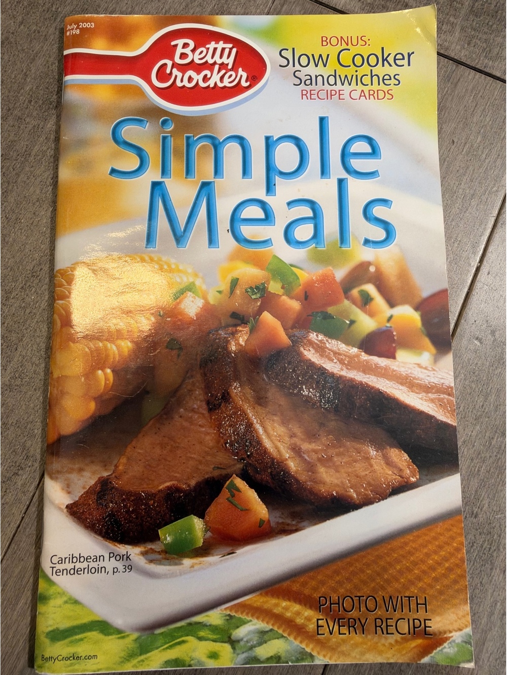 Betty Crocker Simple Meals Cookbook with Slow Cooker Sandwiches Recipe Cards, 1/